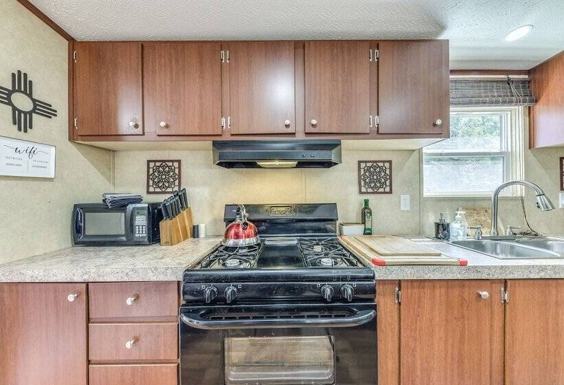 Ruidoso Cabin W/ Hot Tub & On Site Hiking!