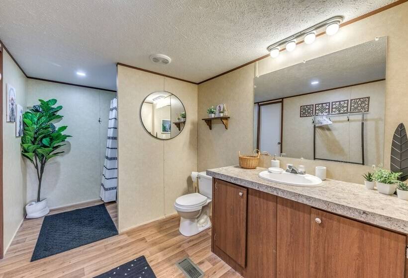 Ruidoso Cabin W/ Hot Tub & On Site Hiking!