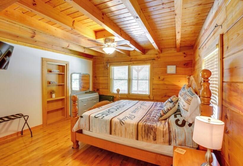 Rustic Dale Hollow Lake Cabin   Private Hot Tub!