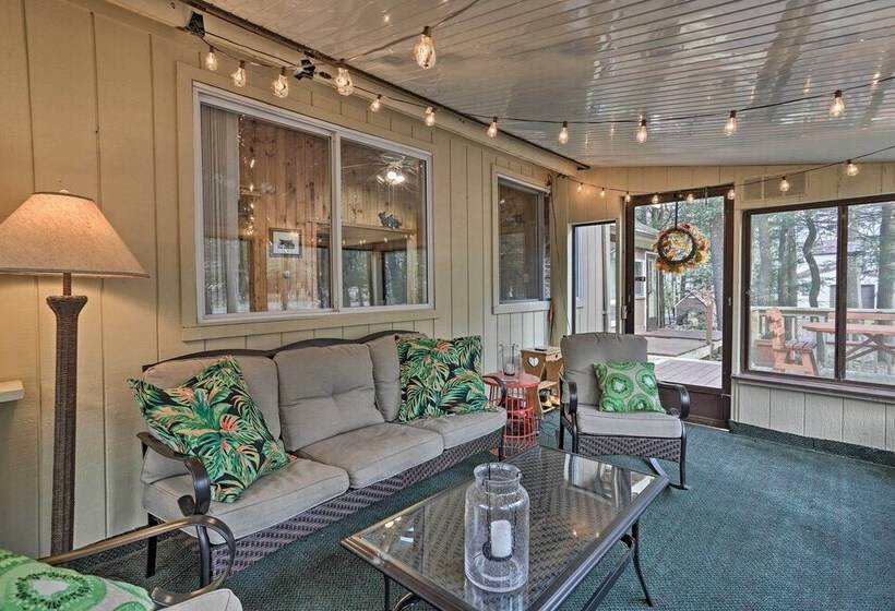 Blakeslee Hideaway W/ Lake Access: 3 Mi To Ski!