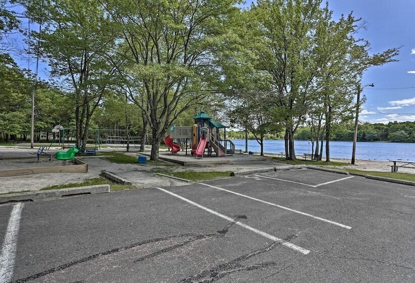 Blakeslee Hideaway W/ Lake Access: 3 Mi To Ski!