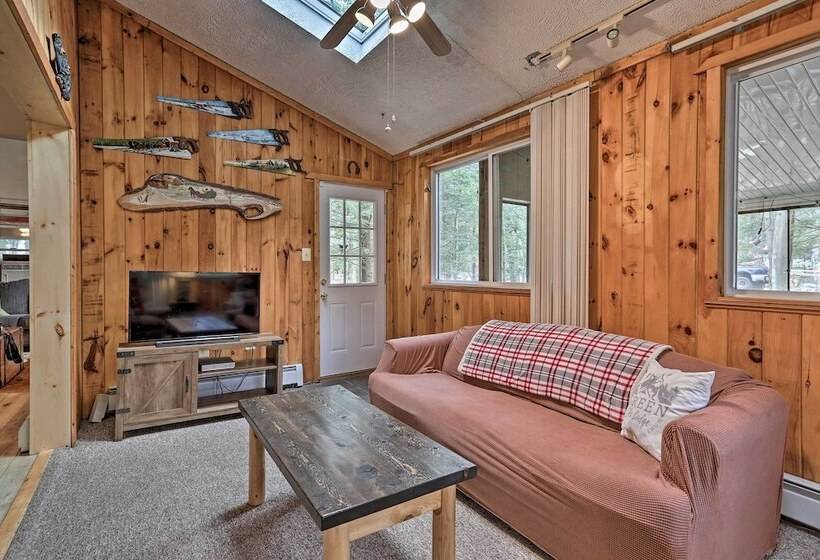 Blakeslee Hideaway W/ Lake Access: 3 Mi To Ski!
