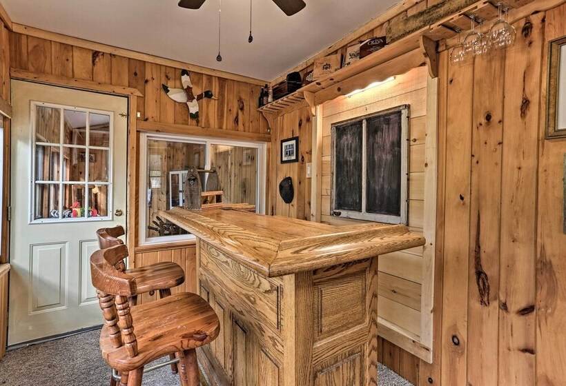 Blakeslee Hideaway W/ Lake Access: 3 Mi To Ski!