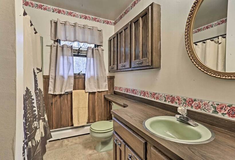 Blakeslee Hideaway W/ Lake Access: 3 Mi To Ski!