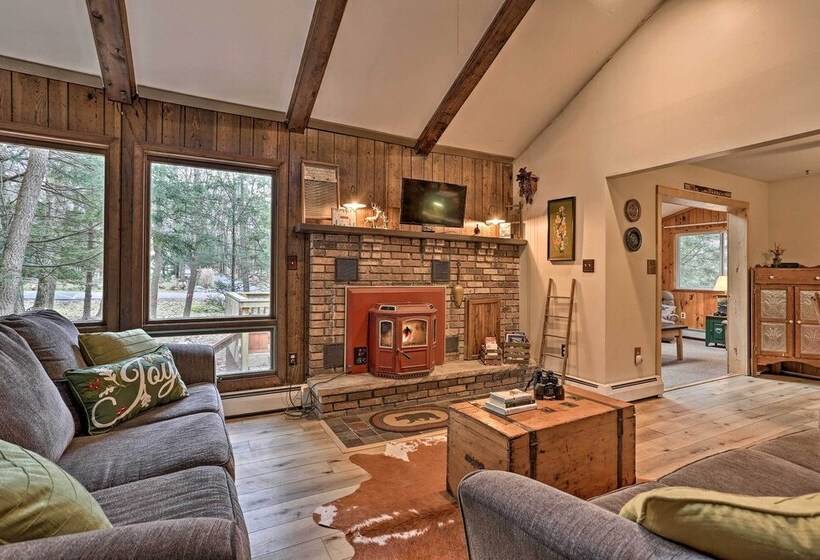 Blakeslee Hideaway W/ Lake Access: 3 Mi To Ski!