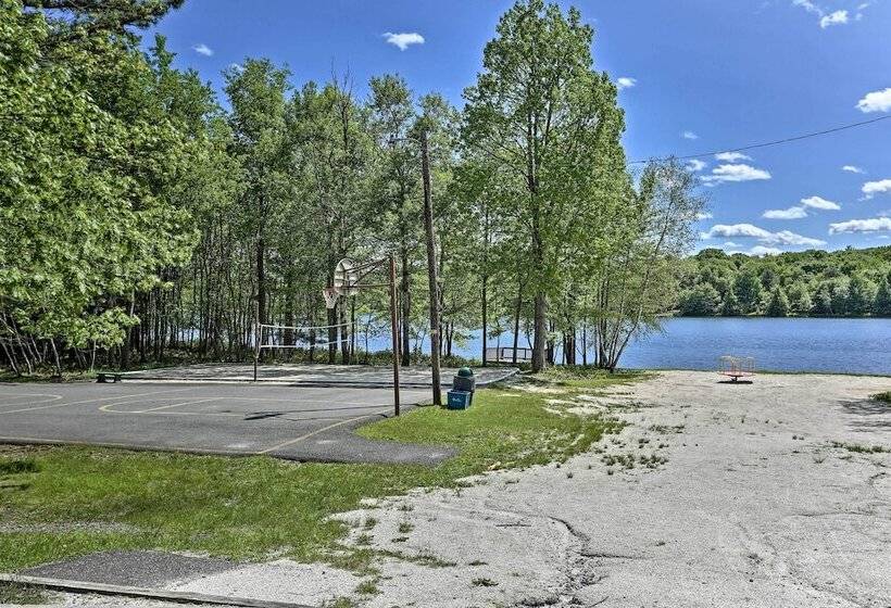 Blakeslee Hideaway W/ Lake Access: 3 Mi To Ski!