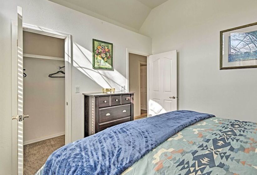 Near Trails, Lakes & Golf: Pinetop Home W/ Deck