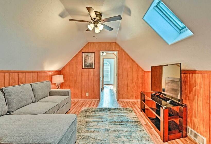 Near Trails, Lakes & Golf: Pinetop Home W/ Deck