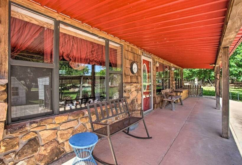 Rustic Home W/ Patio, 1 Mi To Sunset Beach!