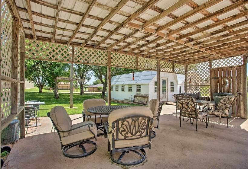 Rustic Home W/ Patio, 1 Mi To Sunset Beach!