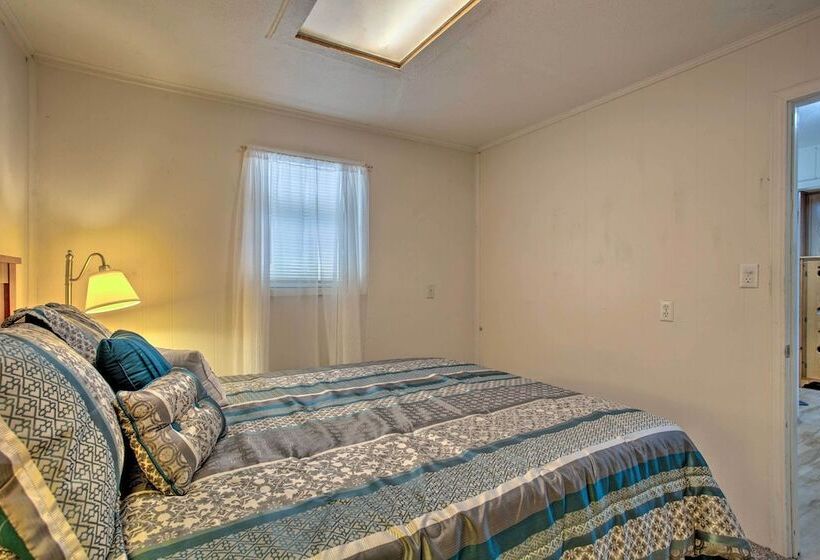 Rustic Home W/ Patio, 1 Mi To Sunset Beach!