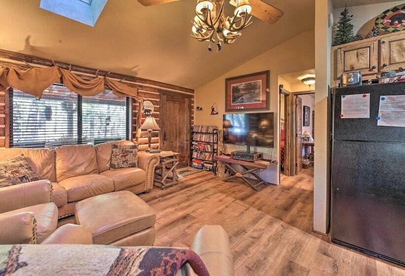 Family & Pet Friendly: Rustic Lakeside Cabin