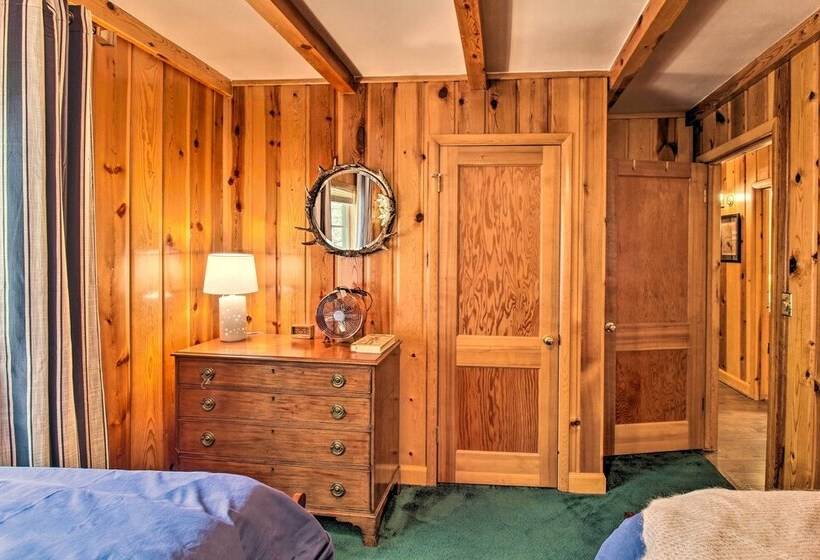 1 Mi To Rainbow Lake: Lakeside Cabin W/ Deck!