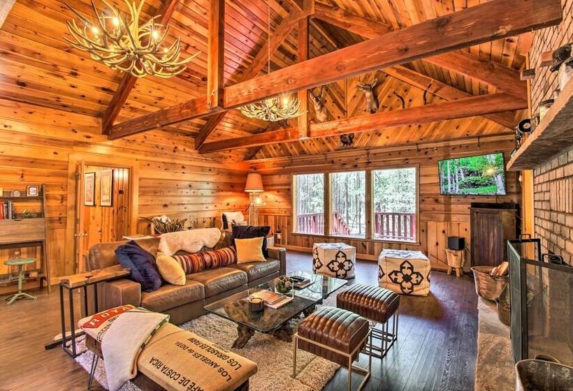 1 Mi To Rainbow Lake: Lakeside Cabin W/ Deck!