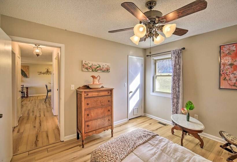 Pet Friendly Home W/ Grill & Farm In Meadowview!