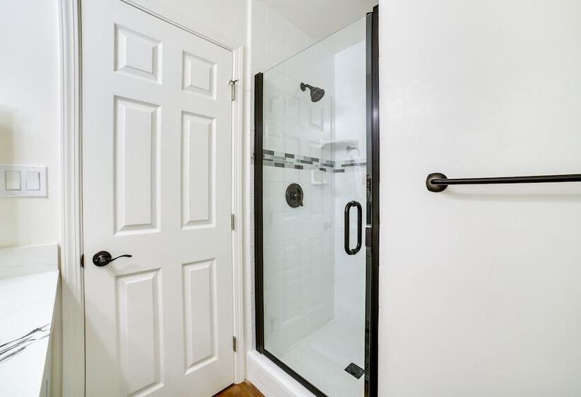 Salinas Home W/ Pool   Near Weathertech Raceway!