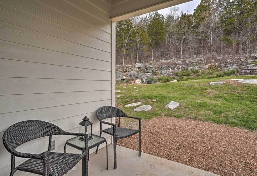 Scenic Mtn Retreat W/ Wooded Backyard + Fire Pit!