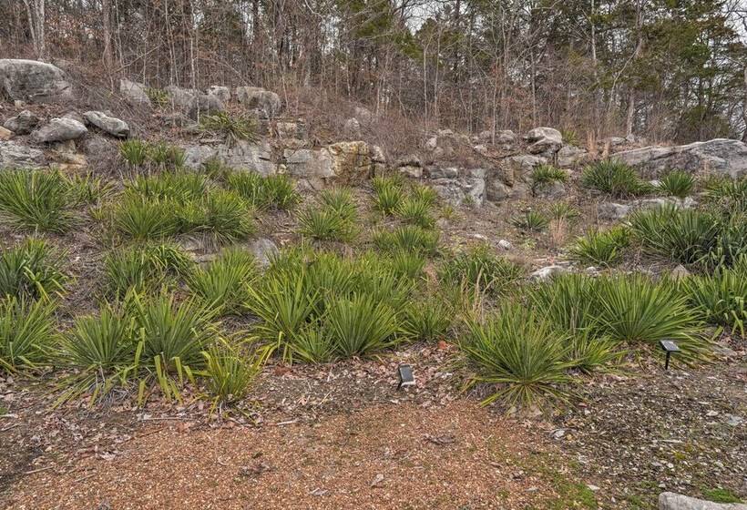 Scenic Mtn Retreat W/ Wooded Backyard + Fire Pit!