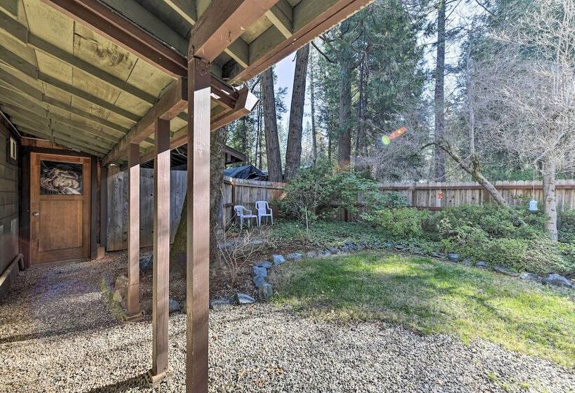 Peaceful Cottage W/ Grill & Yard In Grass Valley!