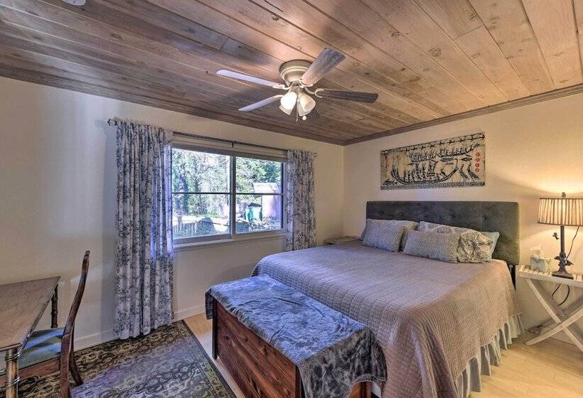 Peaceful Cottage W/ Grill & Yard In Grass Valley!