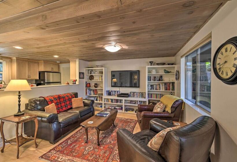 Peaceful Cottage W/ Grill & Yard In Grass Valley!