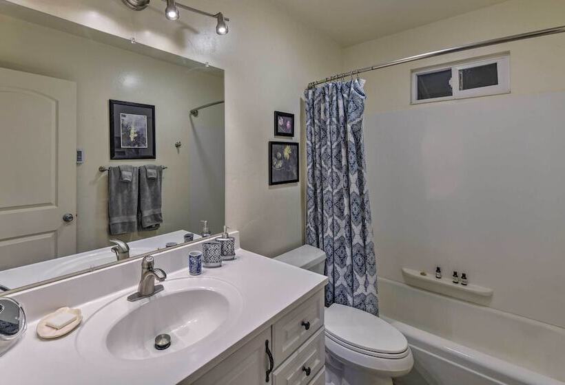 Peaceful Cottage W/ Grill & Yard In Grass Valley!