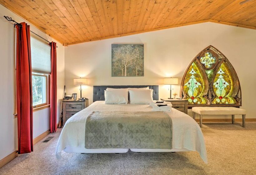 Secluded Leesburg Retreat W/ Private Hot Tub!