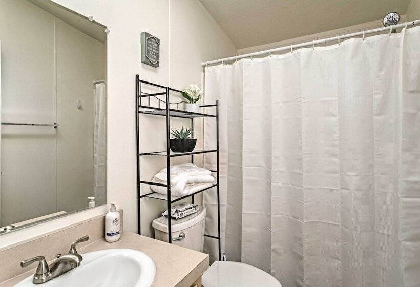 Sedona Home W/ View, Half Mi To Chimney Rock!