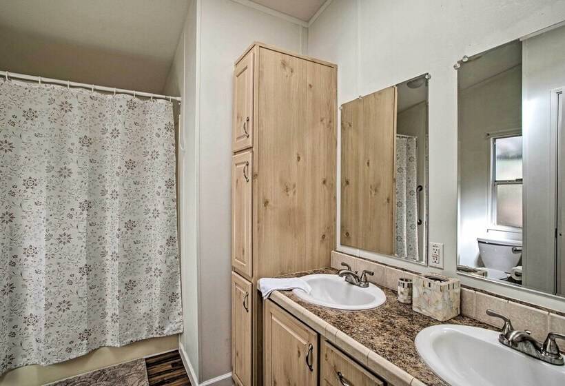 Sedona Home W/ View, Half Mi To Chimney Rock!