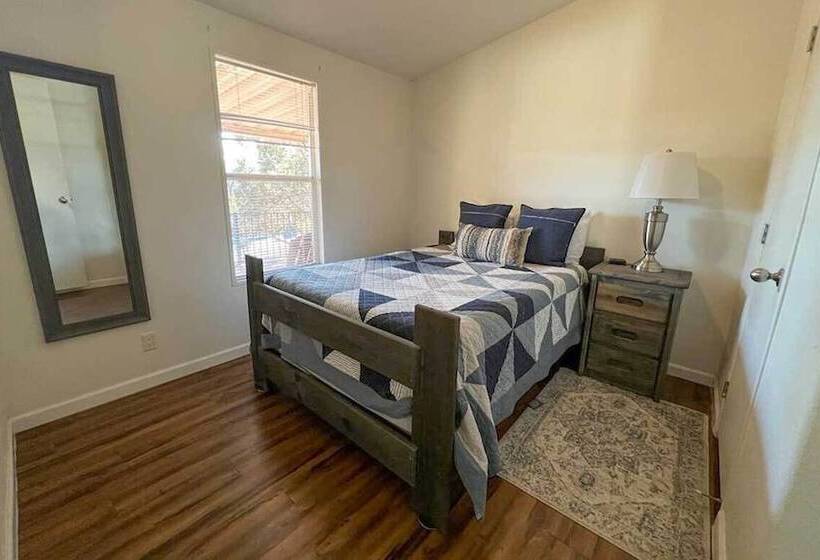 Sedona Home W/ View, Half Mi To Chimney Rock!