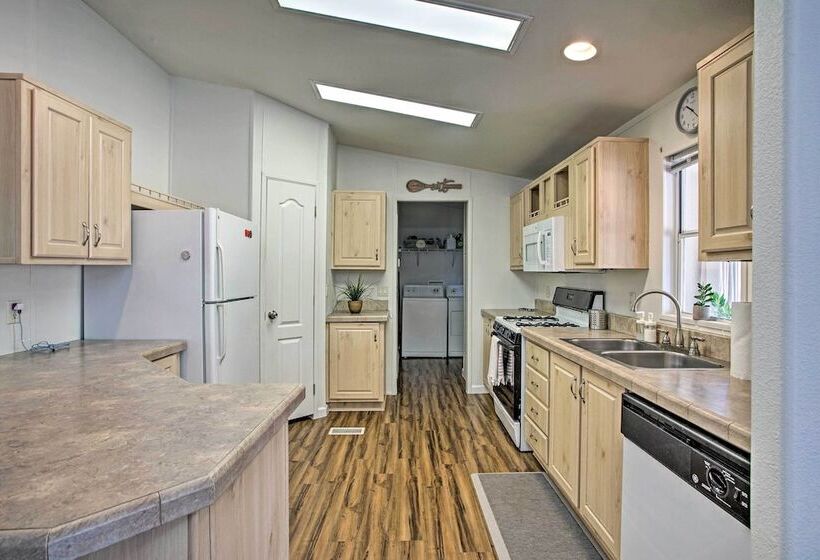 Sedona Home W/ View, Half Mi To Chimney Rock!