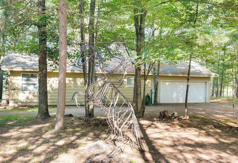 Serene Woodruff Cottage: Lakefront Access!