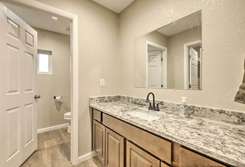 Quiet Show Low Home W/ White Mountain Lake Access!