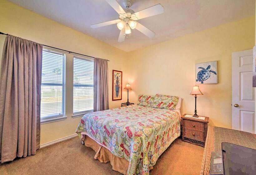 Snowbird Getaway: Waterfront Home, 1 Mi To Beach