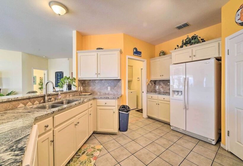 Snowbird Getaway: Waterfront Home, 1 Mi To Beach