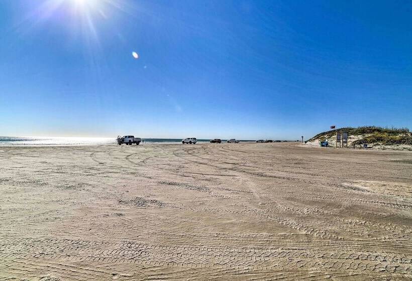 Snowbird Getaway: Waterfront Home, 1 Mi To Beach