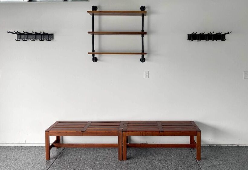 Spacious Bellemont Cabin W/ Jacuzzi + Mtn View!