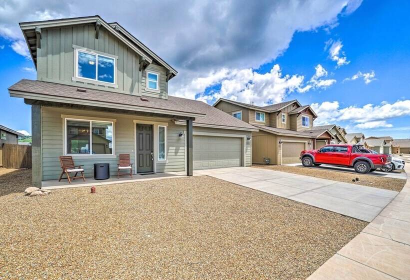 Spacious Bellemont Cabin W/ Jacuzzi + Mtn View!