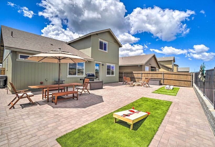 Spacious Bellemont Cabin W/ Jacuzzi + Mtn View!