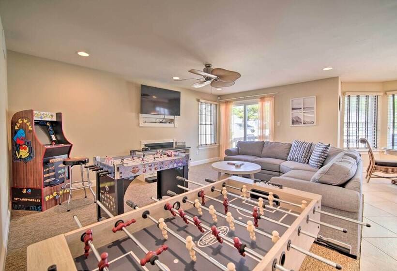 Spacious Brigantine Home ~ 1 Block To Beach!