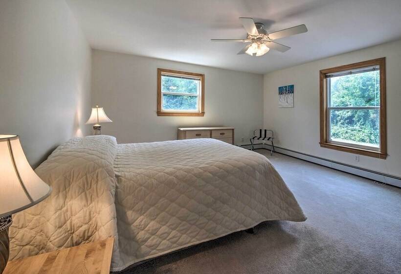 Spacious Bristol House W/ Deck & Harbor Views!