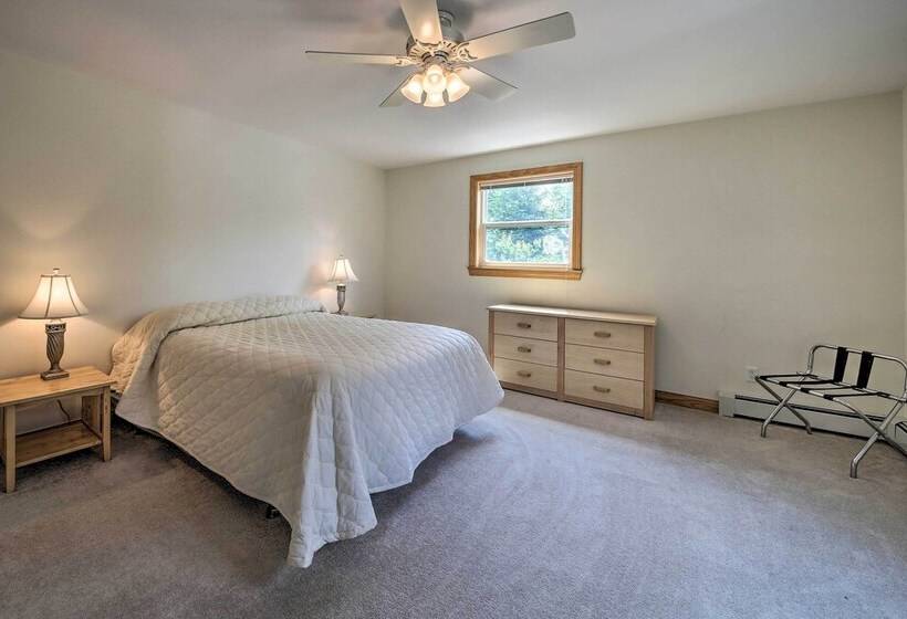 Spacious Bristol House W/ Deck & Harbor Views!