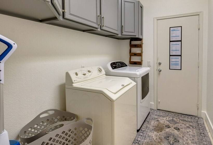 Pet Friendly Chandler Vacation Rental W/ Pool!