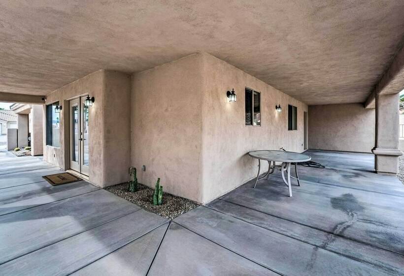 Spacious Desert Retreat ~ 3 Mi To Lake Havasu