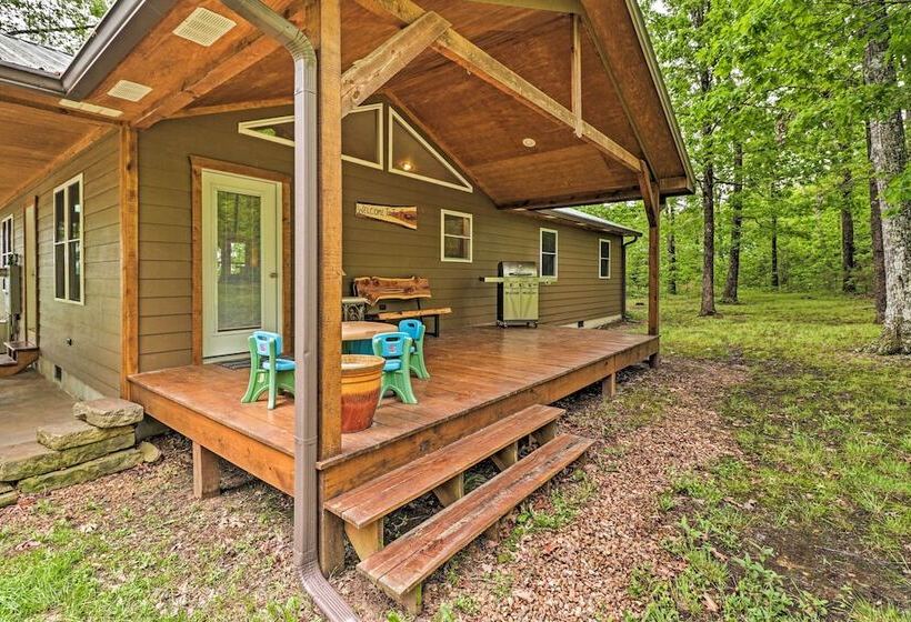 Spacious & Elegant Mountain View Cabin W/ Deck!