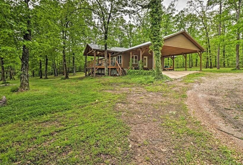 Spacious & Elegant Mountain View Cabin W/ Deck!