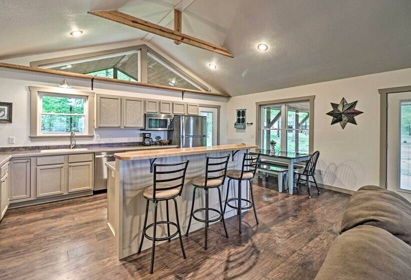 Spacious & Elegant Mountain View Cabin W/ Deck!