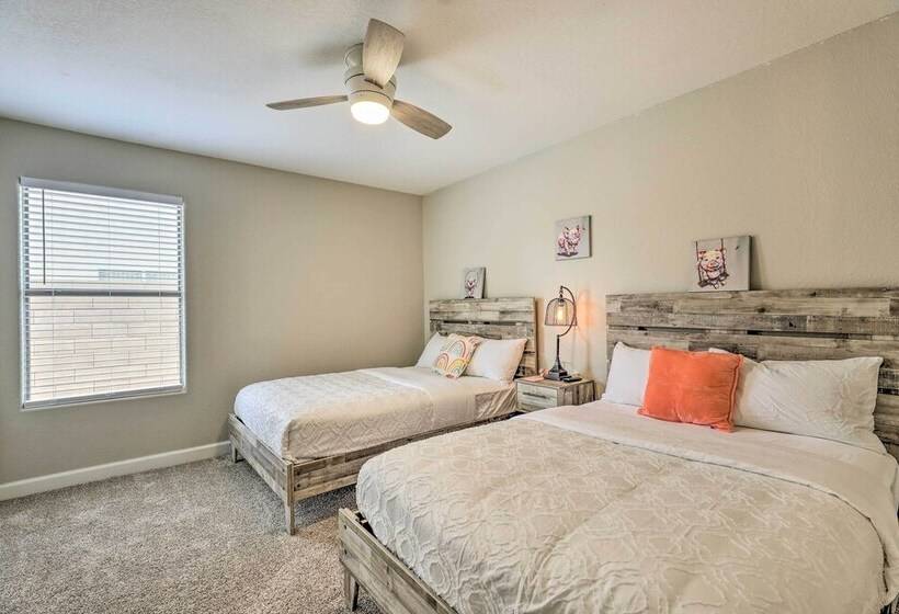 Centrally Located Gilbert Home: Patio & Grill!