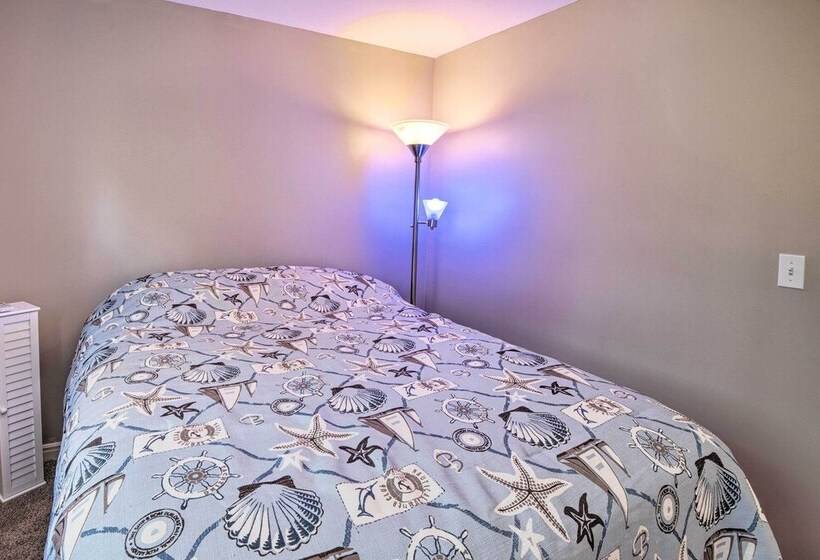 Spacious Gilford Home 2 Mi To Lake Winnipesaukee!