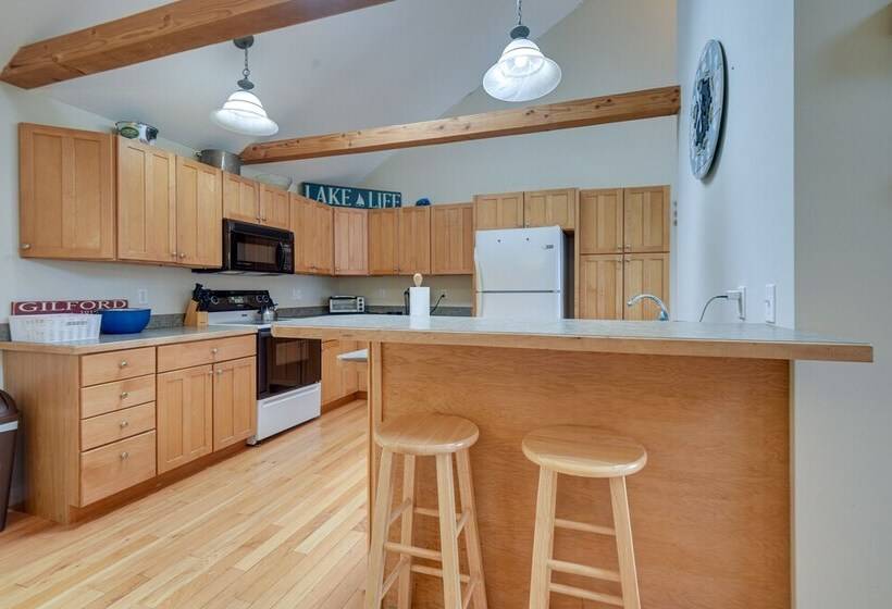 Spacious Gilford Home 2 Mi To Lake Winnipesaukee!